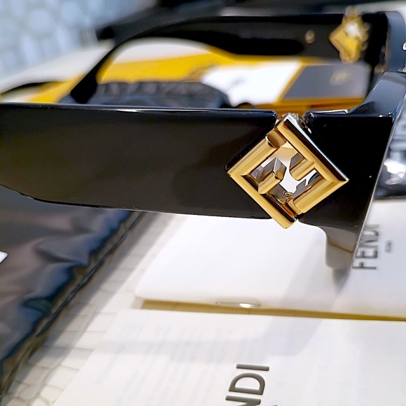 The NEW FENDI FE40146I Diamonds FF Logo 40146 Black Gold Fashion Cat Sunglasses - Picture 7 of 16